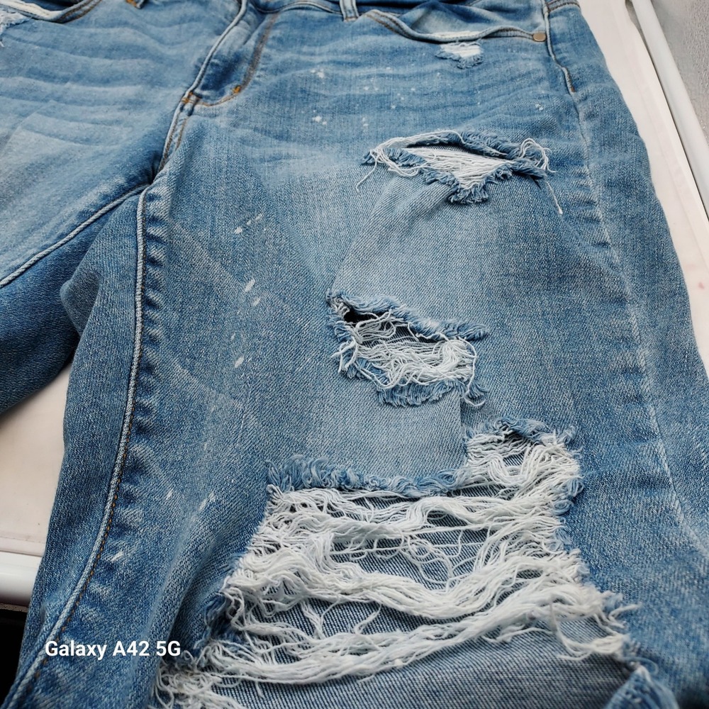Judy Blue Boyfriend Fit Distressed Paint Splatter Jeans 18W JB82155LT Light Wash - Picture 5 of 10